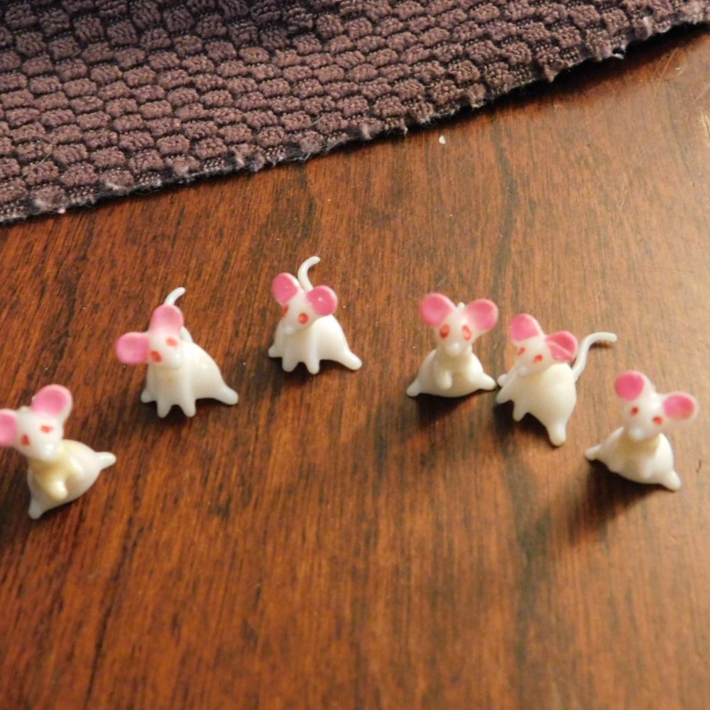Mouse Collection Plastic Micro Small toys - Picture 3 of 4
